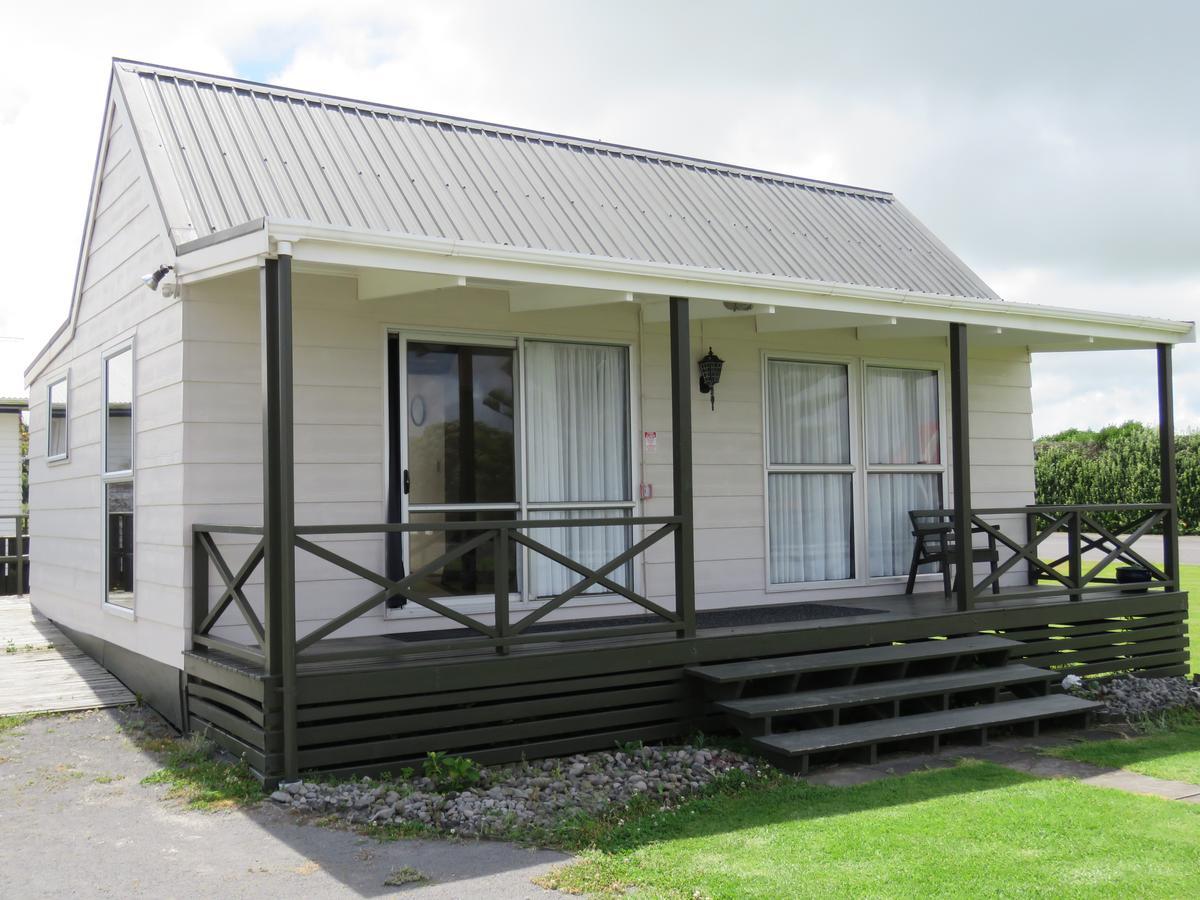 Opunake Motel And Backpackers Lodge Extérieur photo