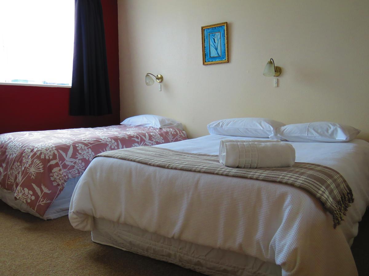 Opunake Motel And Backpackers Lodge Extérieur photo